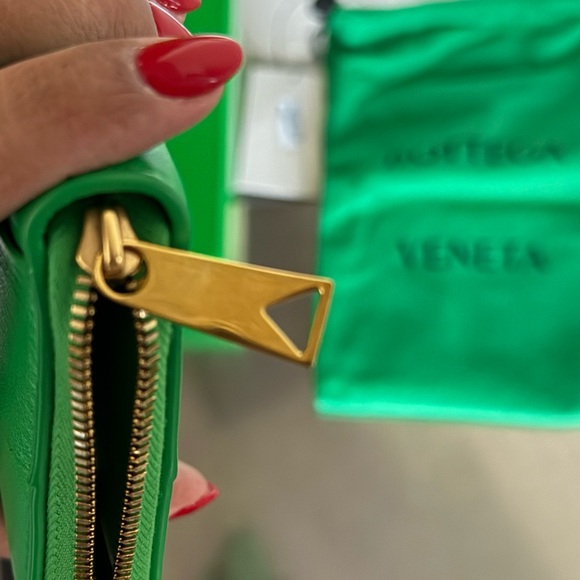 Bottega Veneta Zip Around Wallet - Picture 12 of 15